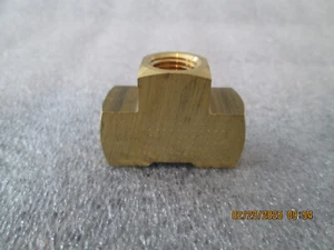 (10)- 1/4" FNPT Brass Tee Pipe Fitting EATON PN# 3700X4 - Picture 1 of 1