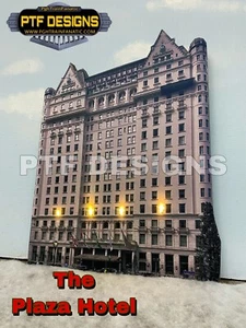 HO Scale - PLAZA HOTEL - HOME ALONE 2 Building Flat w/LEDs Christmas Decoration - Picture 1 of 6