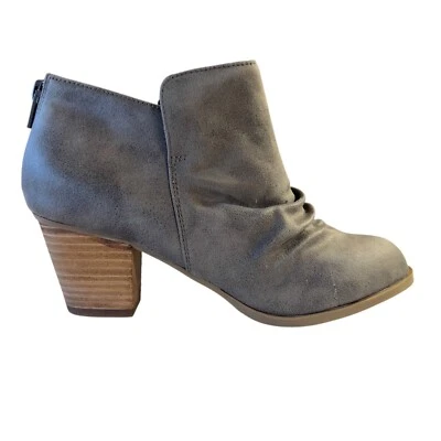 Report Footwear Clarice 2.5" Heeled Ankle Bootie Faux Leather Grey Size 6.5W - Image 1 of 4
