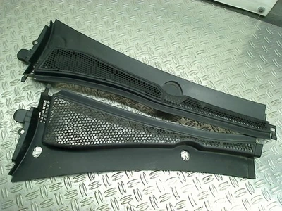 SCHEIBENWISCHER ABDECKUNG Peugeot 208 I (CA/CC/CK/CL) 2018 9673303080 - Immagine 1 di 2