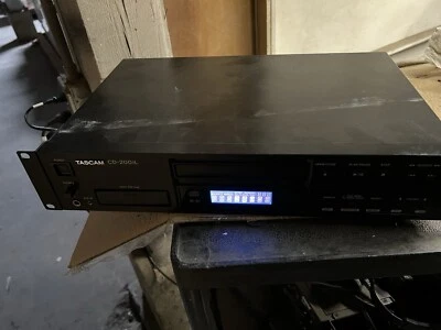 Tascam CD-200iL Professional iPod Dock Combo CD Player - Image 1 of 4