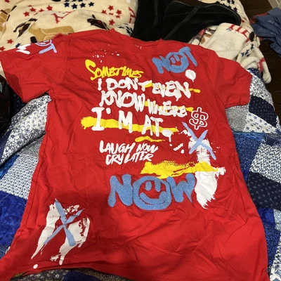 Camisa pequeña para hombre Bleeker Mercer Street Wear roja con estampado de graffiti Foto 1 de 4