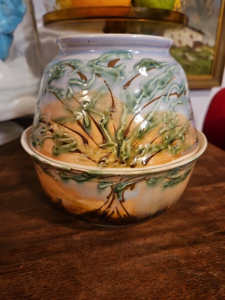 M A Dodds Manzana Panadero Árbol y Pájaro Motivo Pintado a Mano Foto 1 de 4