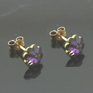 Tachuelas de flores quistales heliotrópicas de oro de 9 quilates de 8 mm hechas con elementos de Swarovski  - Imagen 1 de 1