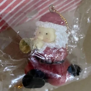 Navidad, Vintage 1996 Sentado Papá Noel con Cuerno Cerámica Pintado Ornamento - Imagen 1 de 5