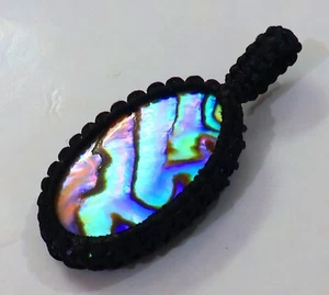 49 KT MAKRAME OVALER ANHÄNGER 100 % NATÜRLICHER ABALONE MUSCHEL EDELSTEIN AA-1339 - Bild 1 von 6