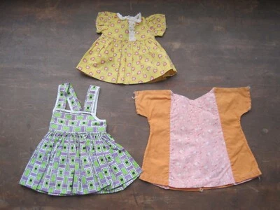 Tres vestidos vintage de tela para muñeca gran país americano encontrar precio de ganga Foto 1 de 4