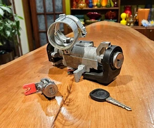 2009 - 2015 Chevy Traverse GMC Acadia Ignition Switch With Key & Door Lock OEM - Picture 1 of 5