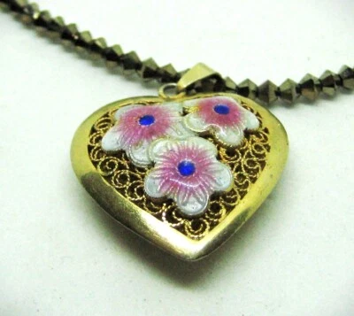 Vintage Sterling Silver Necklace Ceramic Inlaid on Mesh Hart w/ Resin 18" Chain - Image 1 of 4