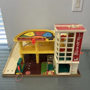 Fisher Price Vintage Garagenaufzug Parkplatz Service Center & Rampe - Bild 1 von 14
