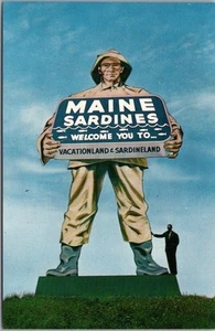 Letrero de carretera vintage de los años 50 de KITTERY, MAINE "PESCADOR DE SARDINA GIGANTE" - Imagen 1 de 2