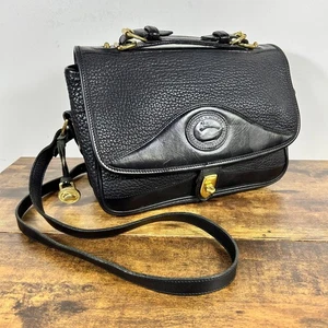 Borsa vintage Dooney & Bourke in pelle nera e ottone tracolla Acedamia Whimsigoth - Foto 1 di 17