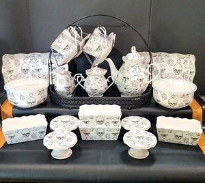 Elegance 24 piezas Juego de té de calavera gitana blanco y negro con soporte de exhibición negro ¡Nuevo! - Imagen 1 de 24