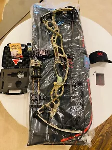 Hoyt RX1 Ultra Carbon Compund Bow REALTREE AP CAMO (RH) 70-80lbs 30-32” Draw ANB - Picture 1 of 21
