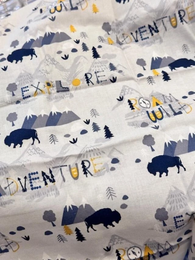 Tela Roam Wild de Brother Sister Design Studio 1/2 yarda nueva  Foto 1 de 1