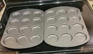 2 Wilton 12 Count Muffin Top Whoopie Pie Egg Pans - Picture 1 of 4