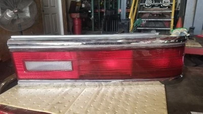 Lanterna traseira externa direita do passageiro compatível com 88-93 DYNASTY 530966 - Imagem 1 de 4