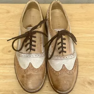 Bed Stü Lita Tan/White Oxford Cobbler Distressed Shoe Woman’s Size 7.5 - Picture 1 of 10
