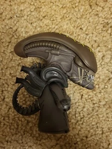 Alien vs Predator Xenomorph Lootcrate Titan AVP 4.5" 2015 - Picture 1 of 6