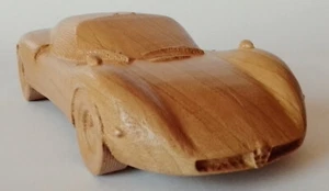 Alfa Romeo 33 Stradale - 1:15 Wood Car Scale Model Replica Oldtimer Vintage Toy - Picture 1 of 10