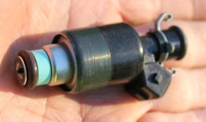 Genuine Factory Original AC Delco  Fuel Injector OEM 171098266 3.1L / 3.4L - Picture 1 of 12