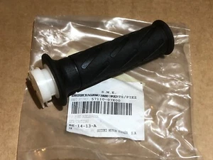 Suzuki GS500E RF600R RF900R TU250X NOS OEM Throttle Grip & Sleeve 57110-07E00 - Picture 1 of 9