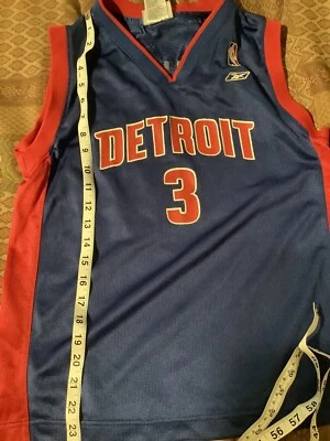 Camiseta de baloncesto Reebok NBA Pistons. Talla Niño Mediana 10/12. Usado Foto 1 de 4