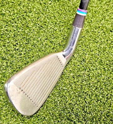 Confidence Zoom Hot Spot Technology 5 Iron Regular Graphite NEW GRIP / jd8477 - Image 1 of 4