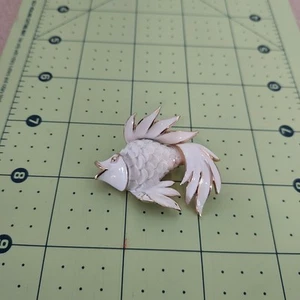 Vintage White Enamel Koi Feather Fish w/ Gold Toned Trim Brooch 2" Pin - Picture 1 of 3