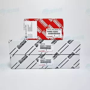 TOYOTA AURIS REAR BRAKE PADS & DISCS HYBRID GENUINE 04466-YZZE3 & 42431-YZZAE - Picture 1 of 1