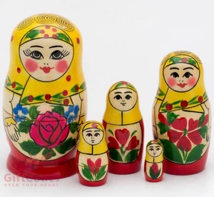Russian Matryoshka Babushka Wooden nesting dolls toy hand painted 5pcs - Picture 1 of 6
