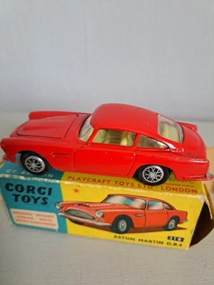 CORGI 218 ASTON MARTIN D.B.4 RED VERSION - Image 1 of 4