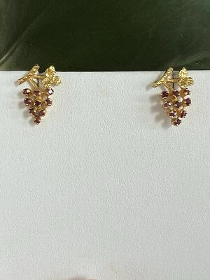 18K Grape earrings yellow gold ruby grape bunch wine lover clusters 750 - Image 1 of 4