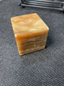 Polished Honey Calcite Cube – Banded Onyx Style Decorative Stone 1.5” Cube - Imagen 1 de 12