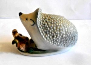 ZSOLNAY, RARE HEDGE HOG, VINTAGE HAND PAINTED PORCELAIN FIGURINE - Picture 1 of 4