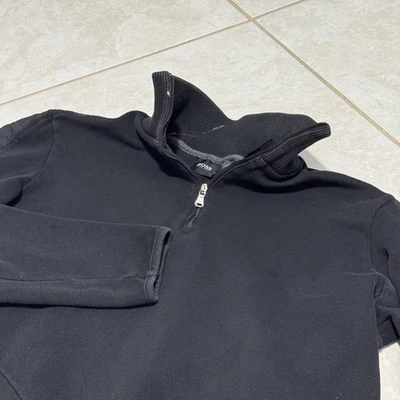 Moletom masculino BOSS Hugo Boss médio preto quarto de zíper pescoço simulado buraco no polegar - Imagem 1 de 4