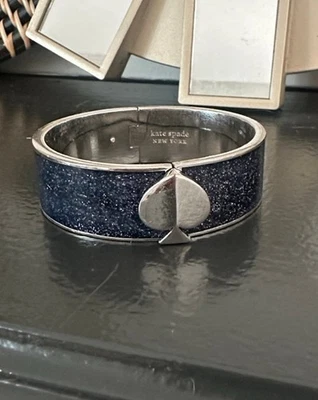 Brazalete con bisagras Kate Spade azul marino brillante nuevo sin etiquetas Foto 1 de 4