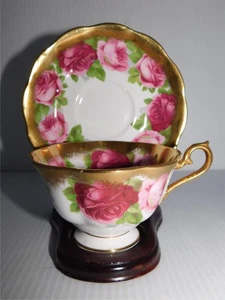 ROYAL ALBERT CUP & SAUCER PINK & RED FLUFFY ROSES HEAVY GOLD DECORATION - Picture 1 of 7