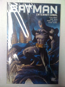 DC Batman: International TP KOSTENLOSER Versand USA - Bild 1 von 1