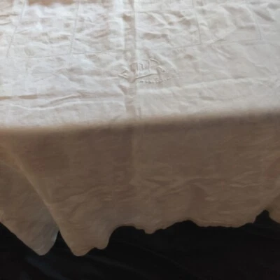 Nappe blanche en lin aux initiales TB, brodée dim: 2,42 cm Long x 1,55 cm Large. - Photo 1/4