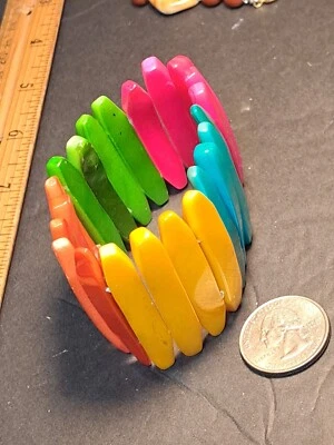 Pulseira elástica fatia acrílica jade, rosa, turquesa, cor âmbar larga vintage tropical - Imagem 1 de 4