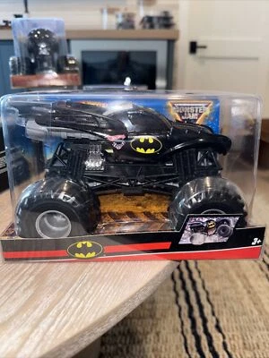 2010 Hot Wheels Monster Jam Truck Batman BatMobile Racing Champion Team 1:24 - Image 1 of 4