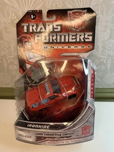 TRANSFORMERS UNIVERSE CLASSIC SERIES DELUXE - IRONHIDE - AUTOBOT -NEW & SEALED - Picture 1 of 4
