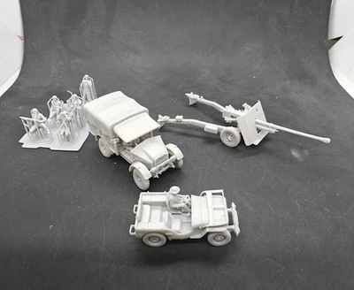 Morris Light Reconnaissance Car‌/Ordnance Quick-Firing 17-pounder Anti-Tank Gun - Image 1 of 4