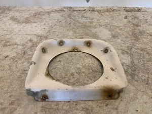 Cessna 150 L Front Cowl Cowling Landing Light Bulb Cover Support Bracket - Foto 1 di 12