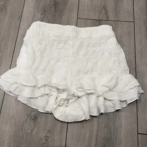 Shein Shorts weiß Rüschenbesatz gefüttert Pull-On elastischer Bund Größe Small - Bild 1 von 3