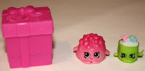 SHOPKINS PRESENT GIFT BOX + 2 FIGURES GLITTERY DOGGY BOWL & SUZIE SUSHI GREEN - Bild 1 von 3