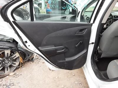 Panel de moldura interior de puerta trasera izquierda usado se adapta a: Chevrolet Sonic 2015 grado A Foto 1 de 4