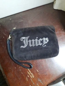 Mini Muñequera Juicy Couture Etiqueta Negra Estrás Terciopelo Marrón - Imagen 1 de 6