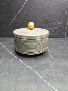 VINTAGE 1940'S ART DECO POWDER PUFF MUSIC BOX - Picture 1 of 6